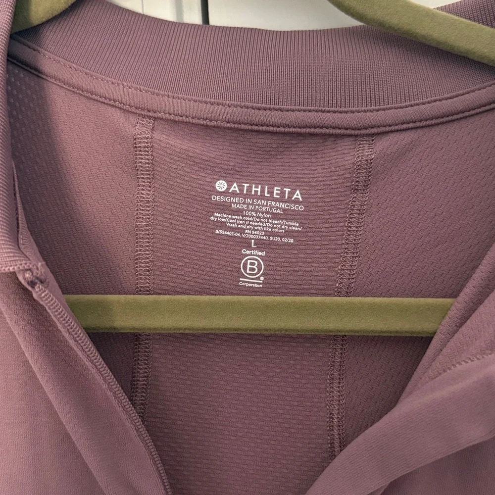 EUC Athleta Momentum Polo Tee L - Picture 6 of 7